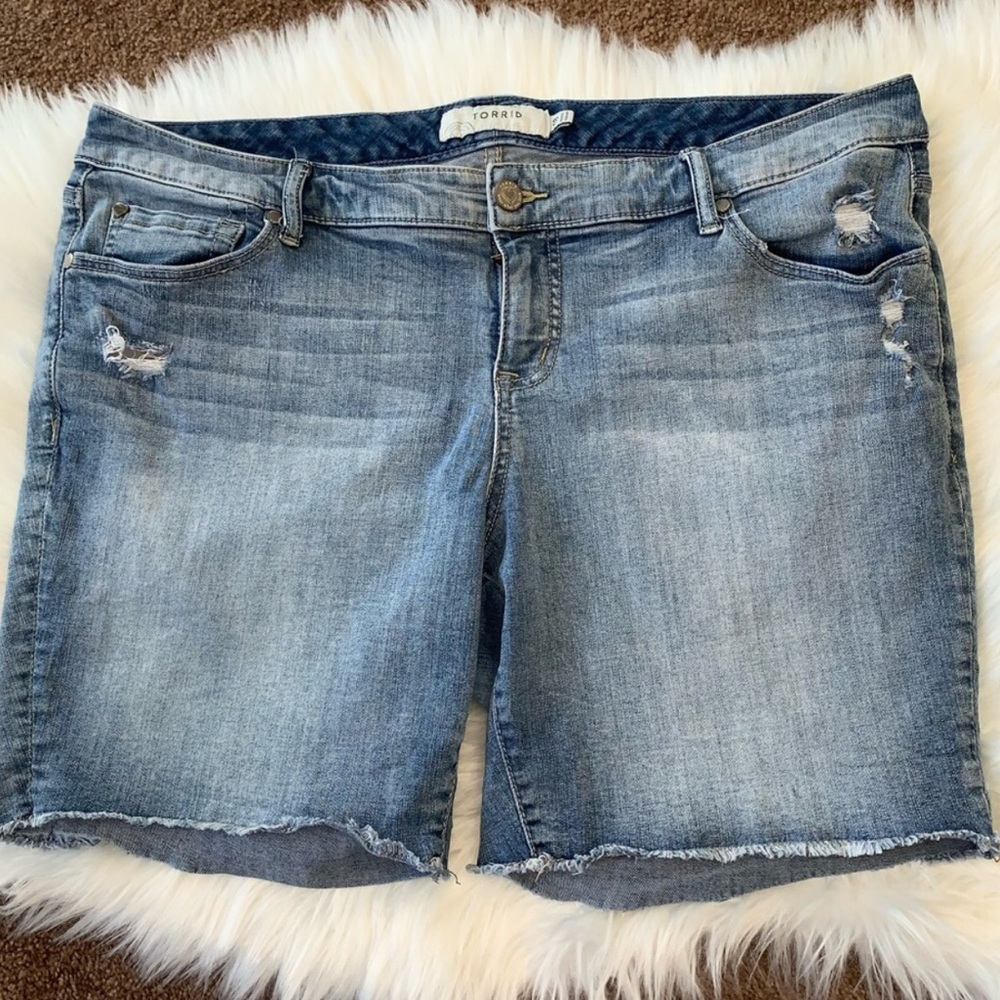 TORRID jean short